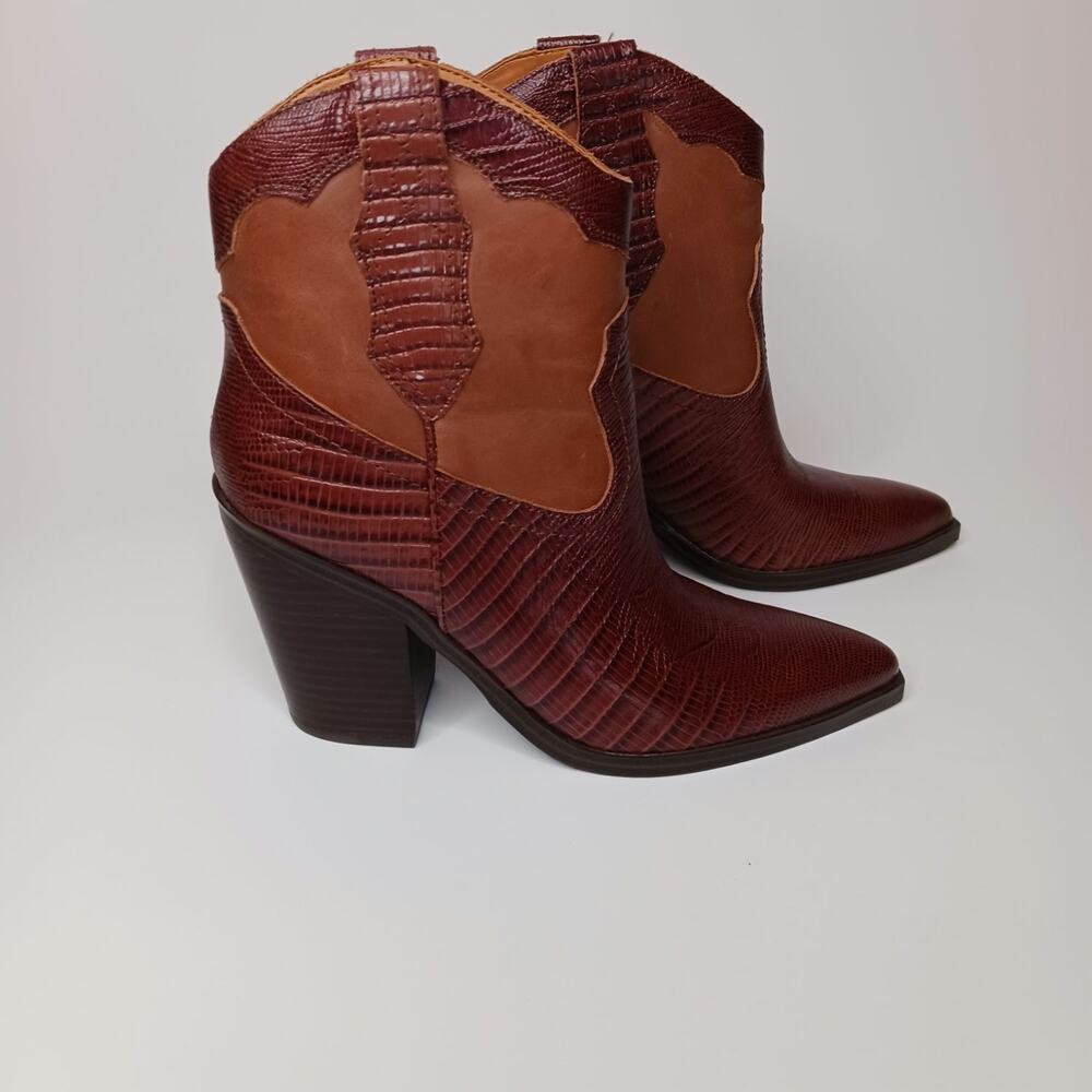 Marc Fisher Gona western Bootie, Leather upper, Women's size 8M